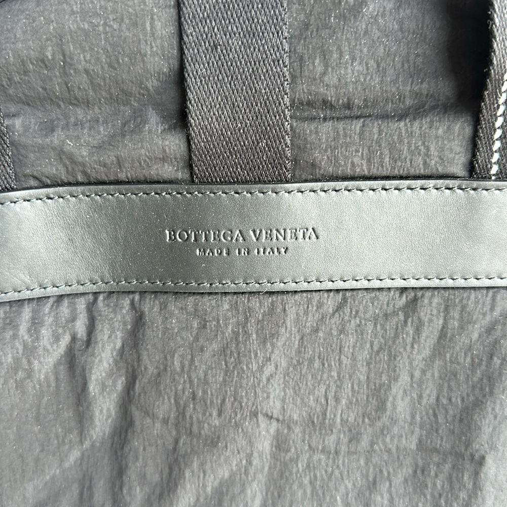$1890 NEW Bottega Veneta Borsa Travel Shoulder Tote Bag - Navy Blue / Black - Picture 4 of 14